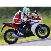 Honda CBR 150R Different Colour View 2