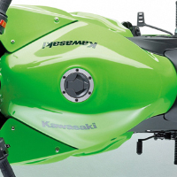 Kawasaki Ninja 250R Oil Tank View