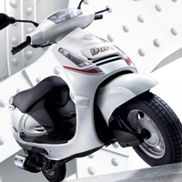 Mahindra Duro Front Cross Side View