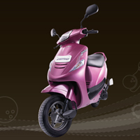 Mahindra Kine Different Colour View 2