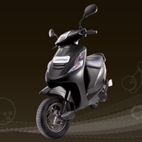 Mahindra Kine Different Colour View 3