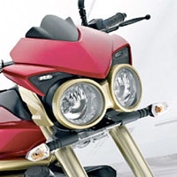 Mahindra MOJO Head Light View