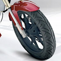 Mahindra MOJO Wheels And Tyre View