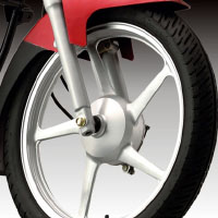 Yamaha ALBA Alloy Wheels And Tyre View
